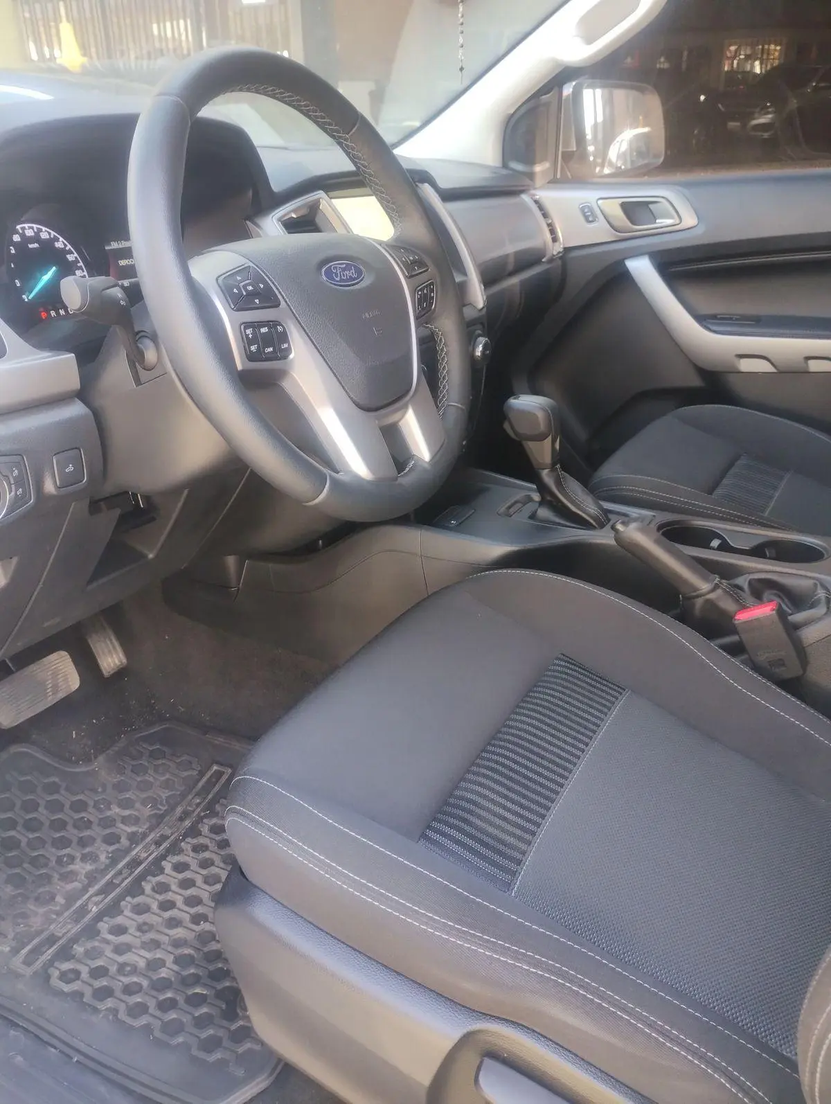 Ford Ranger 2.2 Tdi Dc 4X2 L/19 Xlt At  2022 - foto 3