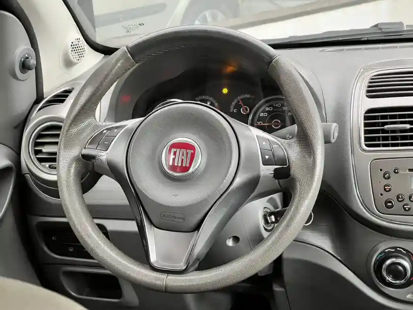 Fiat Grand Siena 1.6 Essence L/14  2015 - foto 5