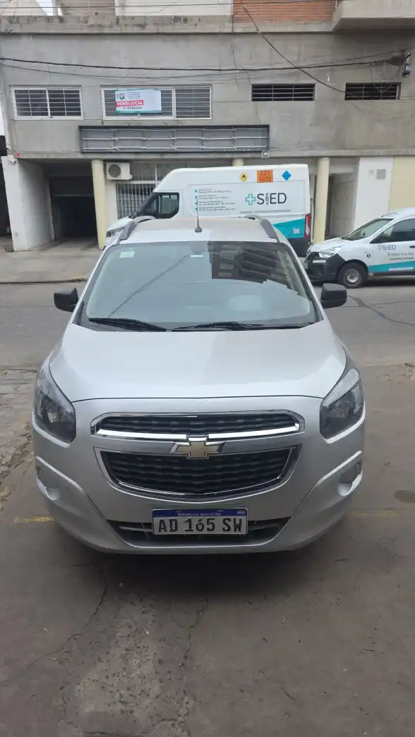 Chevrolet Spin 1.8 Lt  5 As  2013 - foto 2