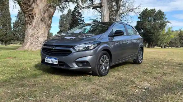 Chevrolet Onix Plus 1.4 Joy L/22 Black   2023 - foto 1