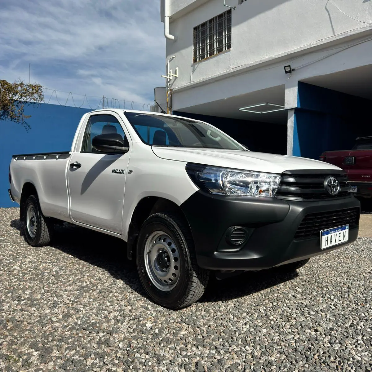 Toyota Hilux L/20 2.4 Sc 4X2 Tdi Dx  2026 - foto 2