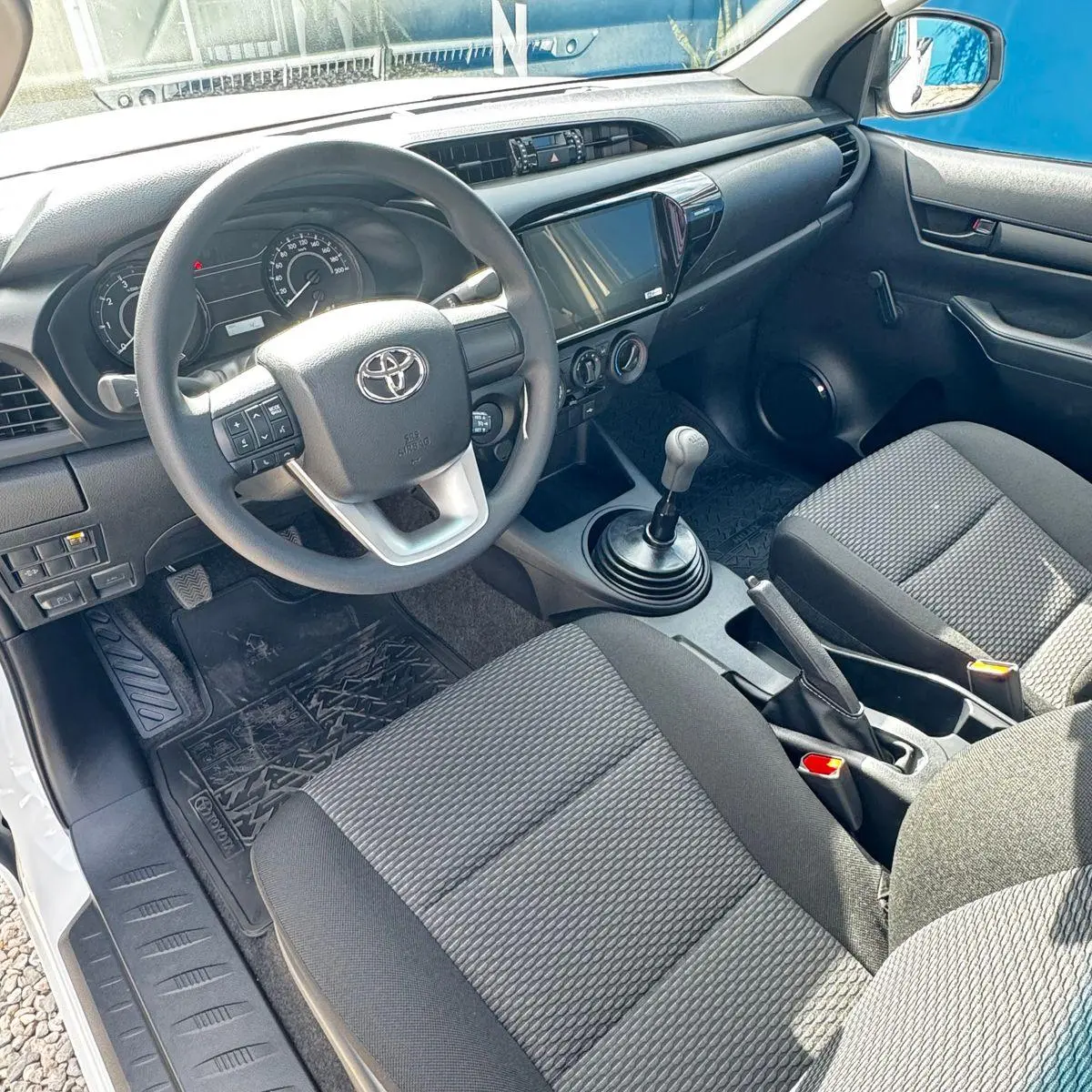 Toyota Hilux L/20 2.4 Sc 4X2 Tdi Dx  2026 - foto 5