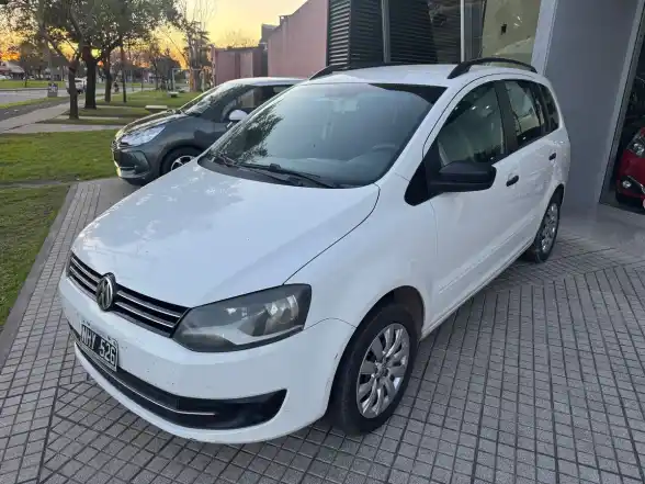 VOLKSWAGEN SURAN 1.6 COMFORTLINE  L/10 2013 - foto 1