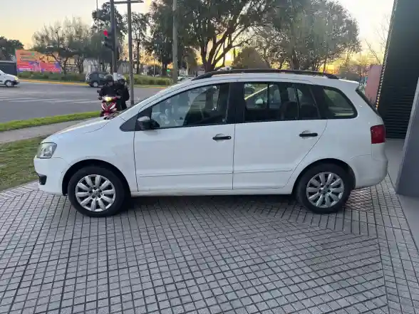 Volkswagen Suran 1.6 Comfortline  L/10  2013 - foto 2