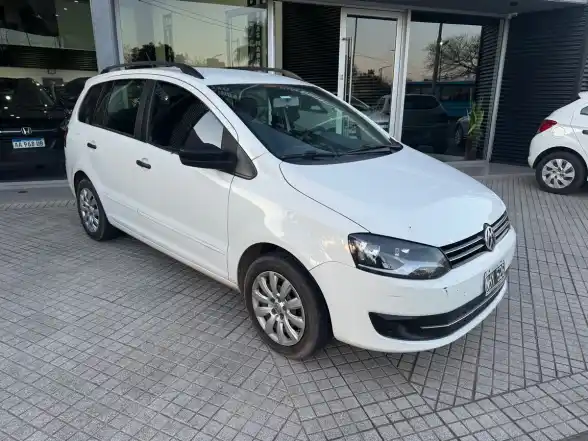 Volkswagen Suran 1.6 Comfortline  L/10  2013 - foto 3