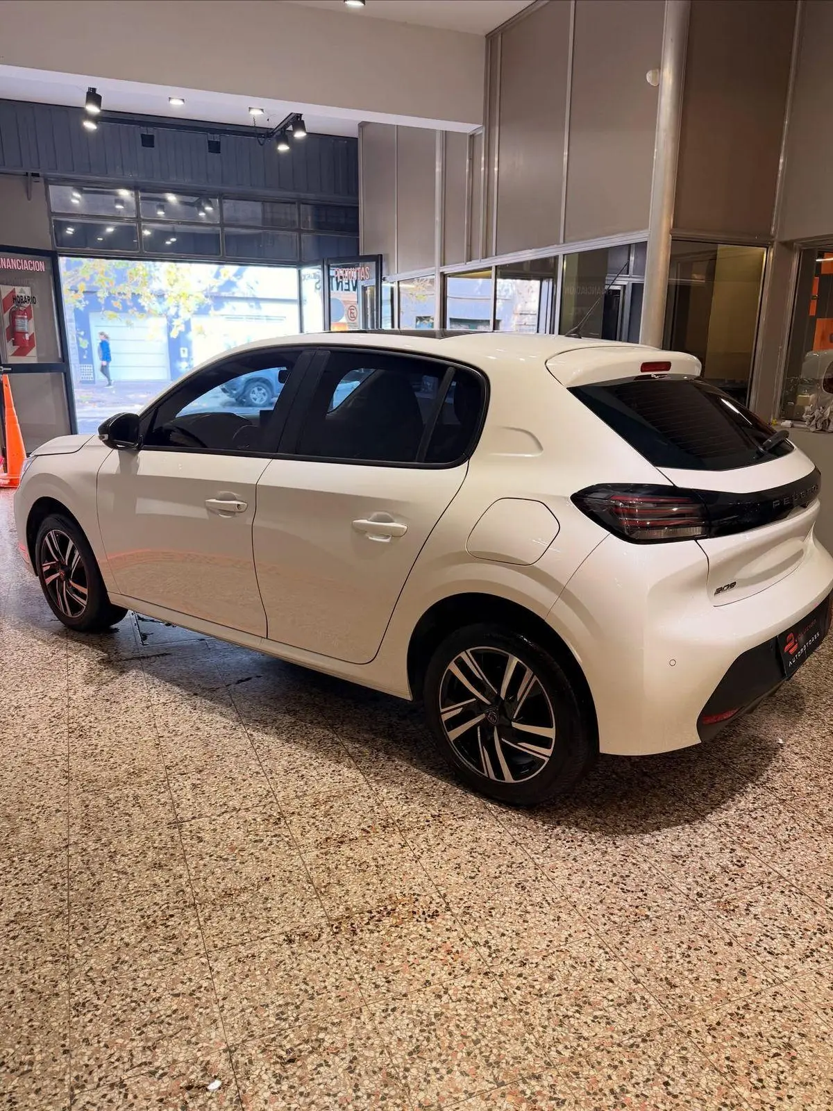 Peugeot 208 L/23 1.6 Allure Pack  2024 - foto 5