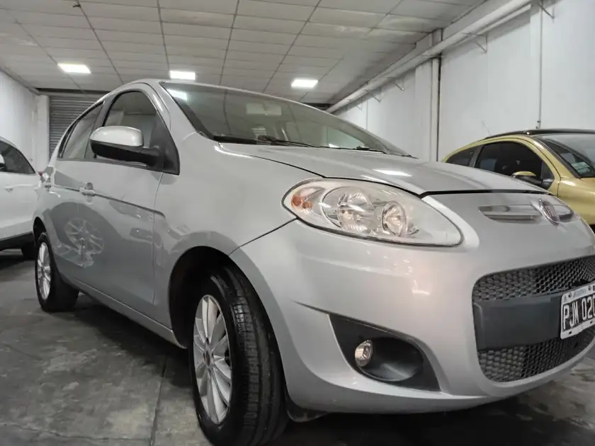 Fiat Palio 1.6 5 P Essence  L/14  2015 - foto 2