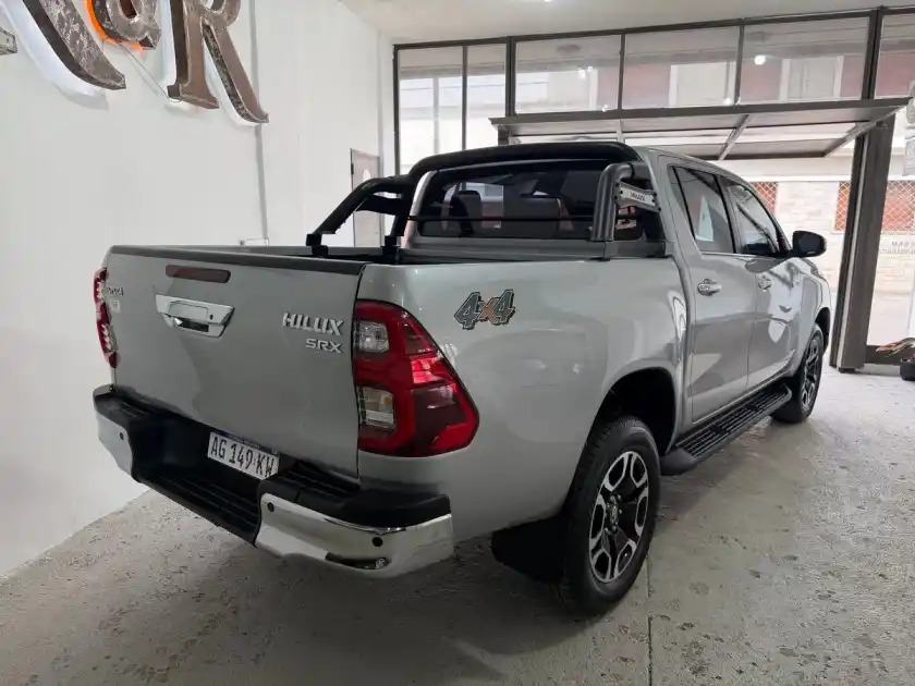 Toyota Hilux L/23 2.8 Dc 4X4 Tdi Srx At6  2023 - foto 5