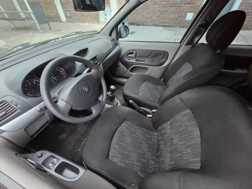 Renault Symbol 1.6 16V Luxe  2013 - foto 2