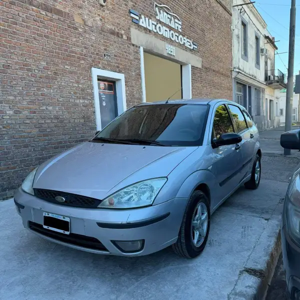Ford Focus 1.6  8V  Edge     5 P  2005 - foto 1