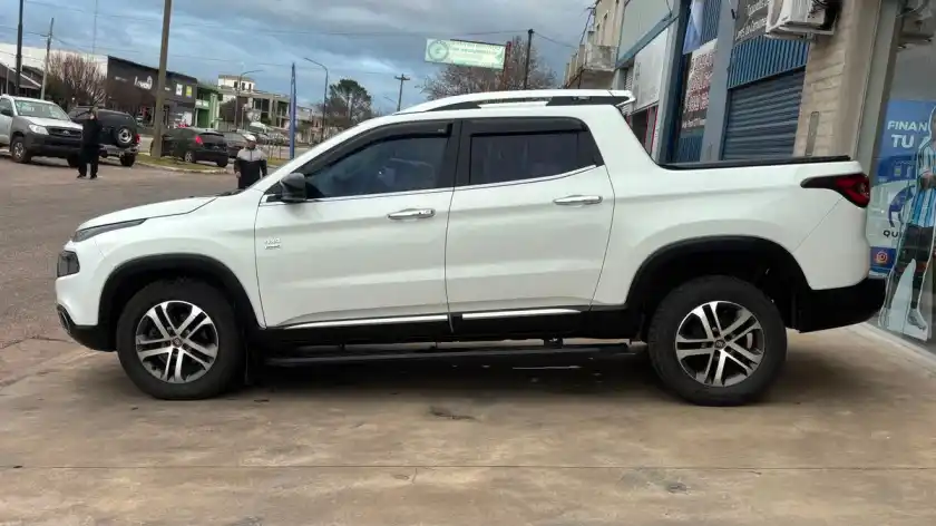 Fiat Toro 2.0Tdi Volcano  4X4 At  2018 - foto 4