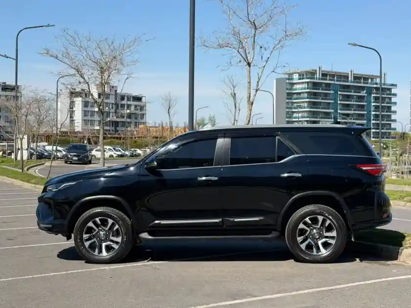 Toyota Sw4 Tdi Srx Aut L/24   2025 - foto 5