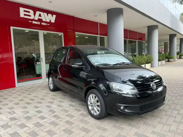 Volkswagen Fox 1.6 5 P. Highline   L/10 I Mot  2010 - foto 1