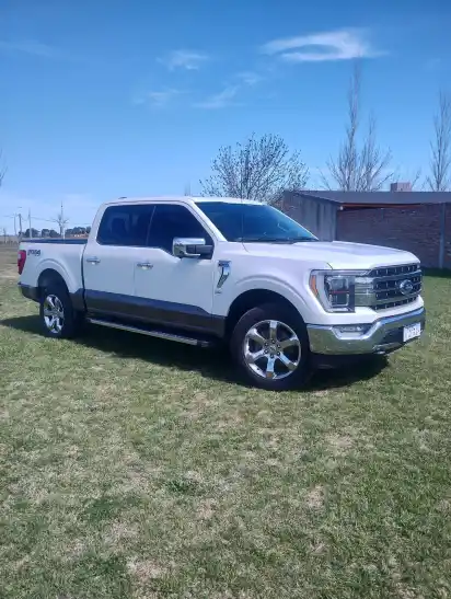 Ford F-150 5.0 Lariat Luxury Aut 4X4  2022 - foto 1
