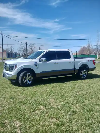 Ford F-150 5.0 Lariat Luxury Aut 4X4  2022 - foto 3