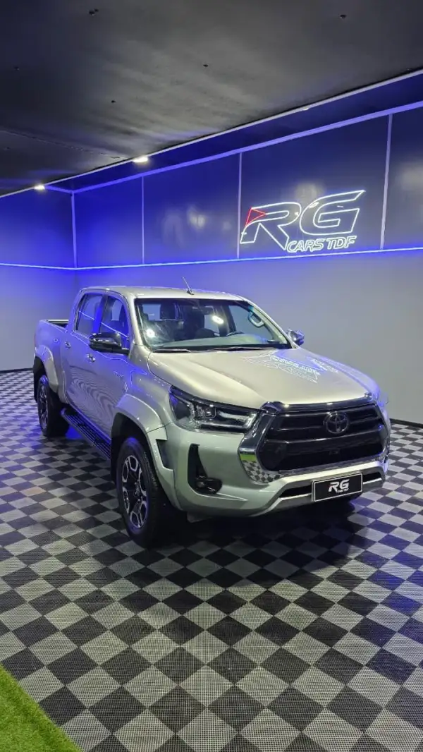 TOYOTA HILUX L/23 2.8 DC 4X4 TDI SRX AT6 2024 - foto 1