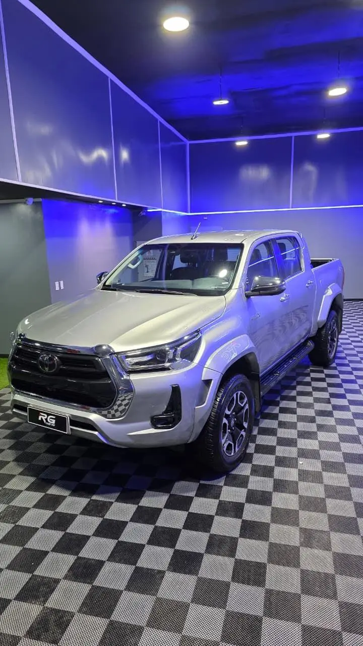 Toyota Hilux L/23 2.8 Dc 4X4 Tdi Srx At6  2024 - foto 2