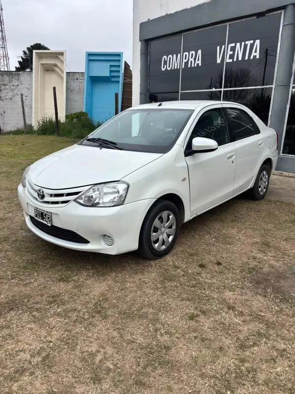 TOYOTA ETIOS 1.5 4 PTAS XS 2016 - foto 1