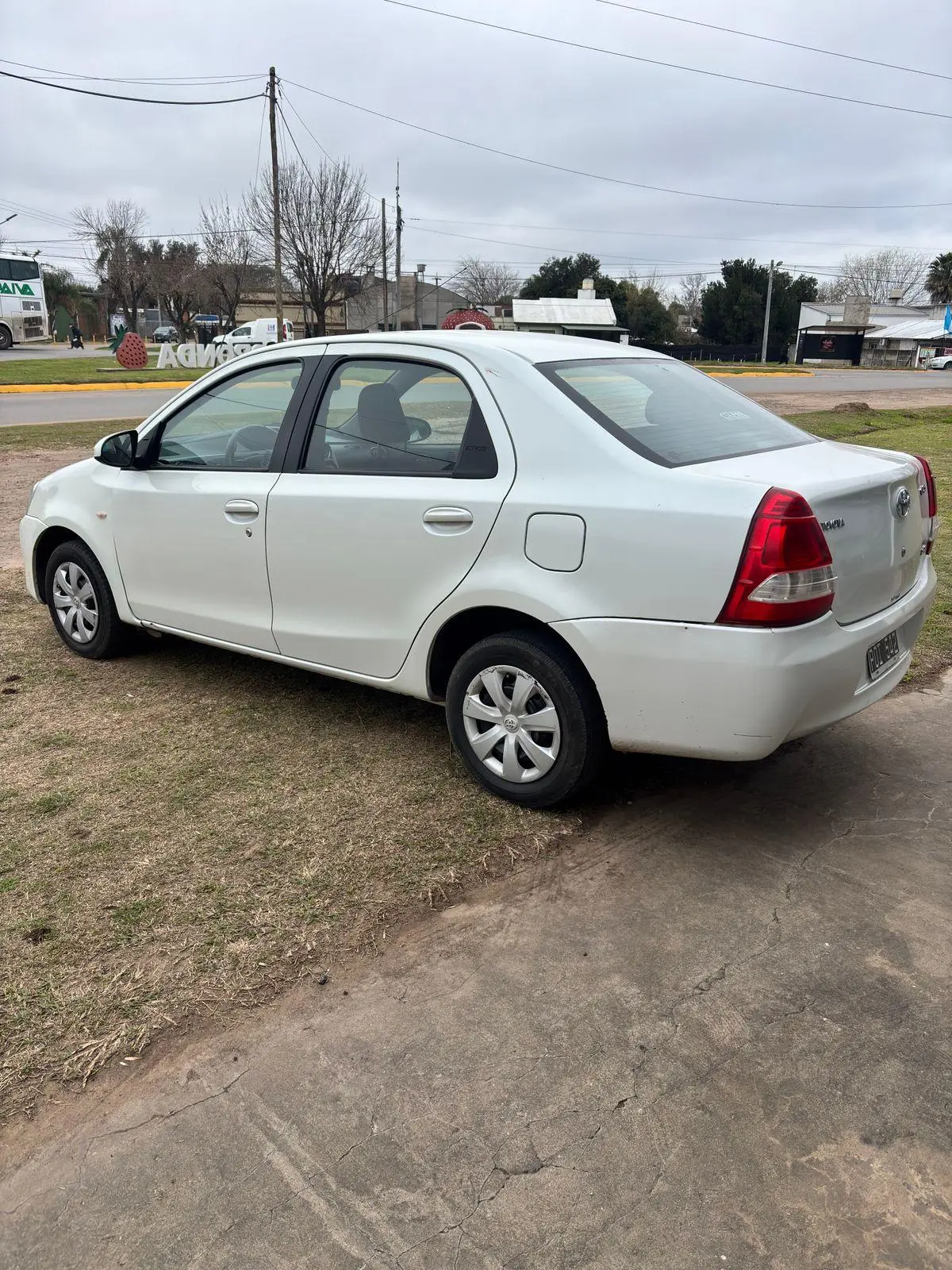 Toyota Etios 1.5 4 Ptas Xs  2016 - foto 4