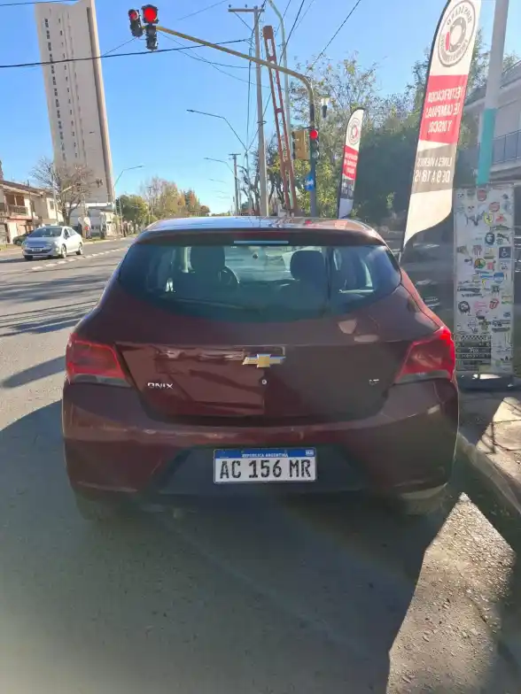Chevrolet Onix 1.4 Lt                   L/17  2017 - foto 4