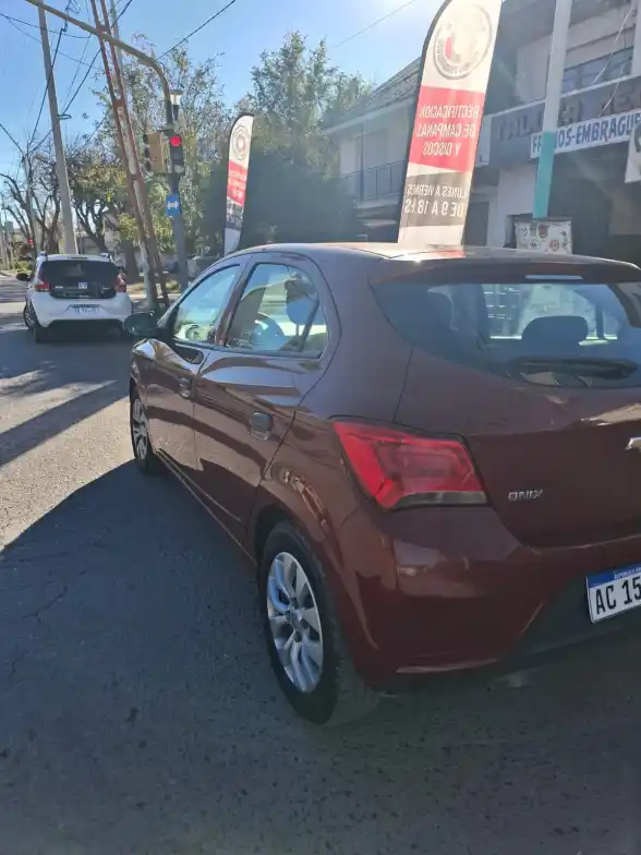 Chevrolet Onix 1.4 Lt                   L/17  2017 - foto 5
