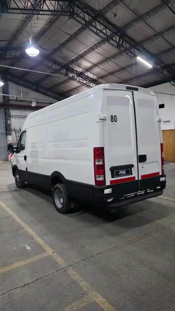 Iveco Daily 55C 16 Furgon 15.6  2015 - foto 4