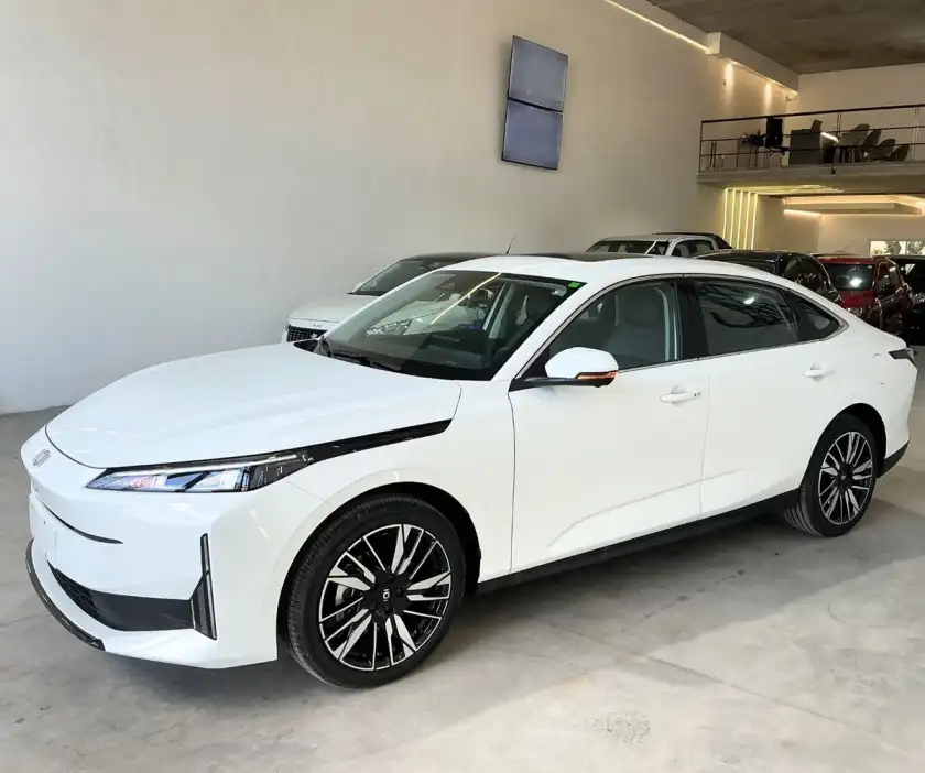 Changan Eado Plus Phev  2026 - foto 3