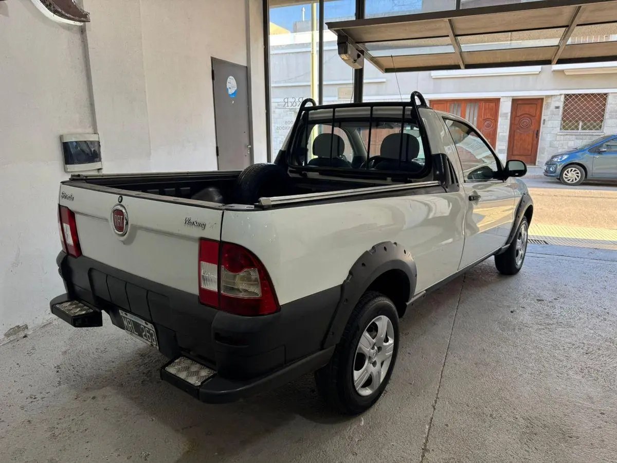 Fiat Strada 1.4 Working Aa  2013 - foto 2