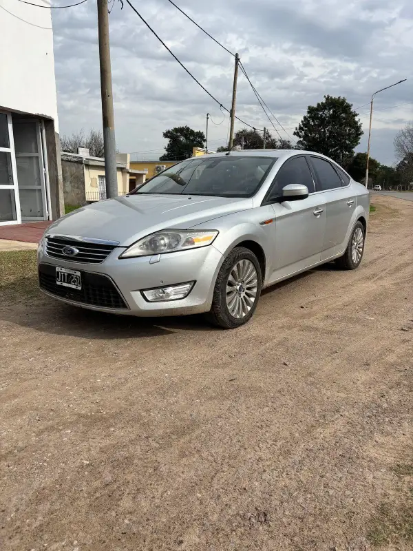 Ford Mondeo 2.0 Ghia 4 P. Tdci     L/09  2011 - foto 1