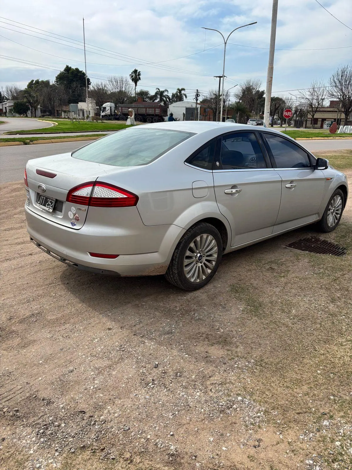 Ford Mondeo 2.0 Ghia 4 P. Tdci     L/09  2011 - foto 4