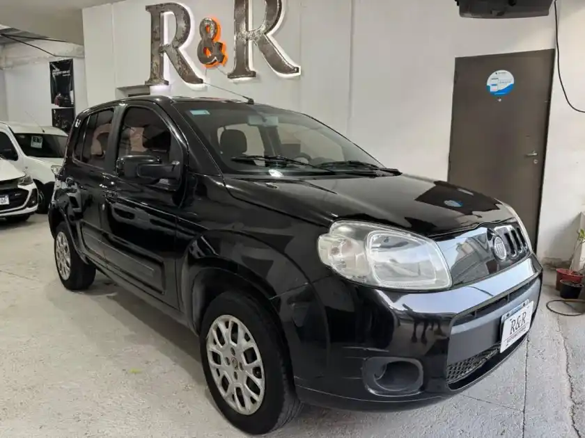 Fiat Uno 1.4 5 Ptas Attractive  2013 - foto 2