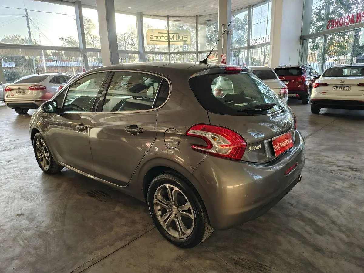 Peugeot 208 1.6 5P Feline  2015 - foto 3