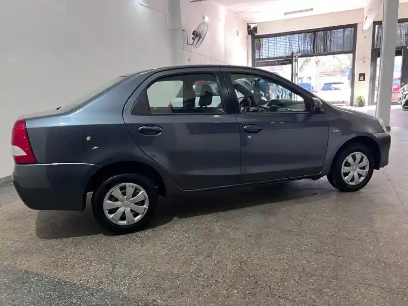 Toyota Etios 1.5 4 Ptas Xs  2016 - foto 4