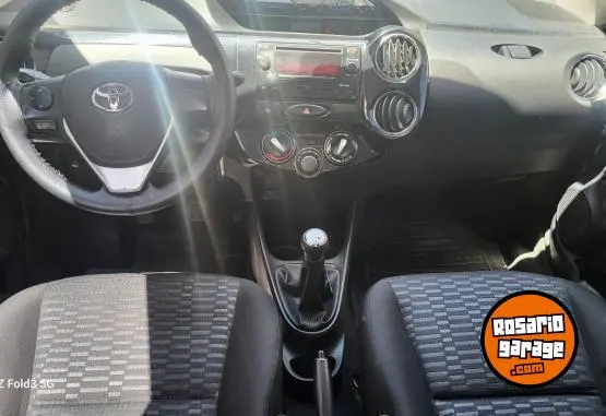 Toyota Etios  2016 - foto 2