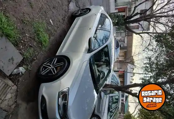 Volkswagen Vento  2011 - foto 1
