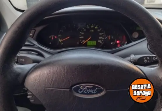 Ford Focus Ghia  2005 - foto 4
