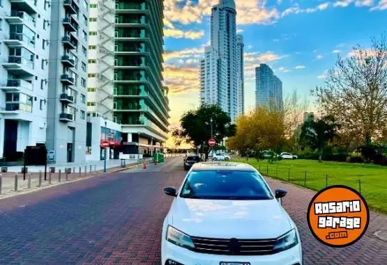 Volkswagen Vento Luxury  2015 - foto 1