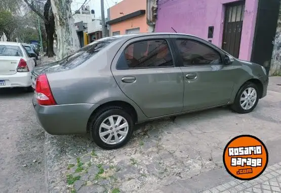 Toyota Etios  2016 - foto 2