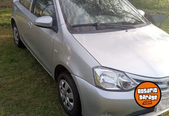 Toyota Etios Xs1.5  2014 - foto 2