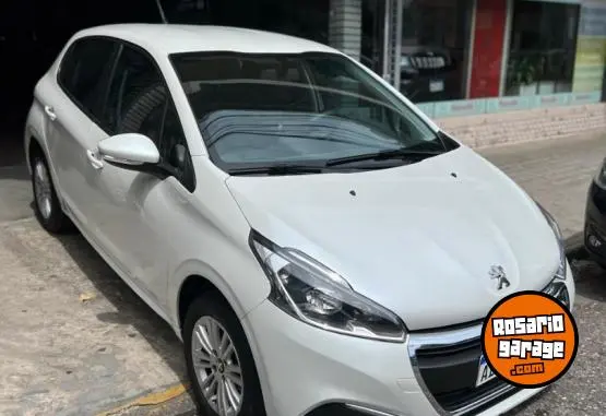 Peugeot 208 Allure 1.6  2019 - foto 1