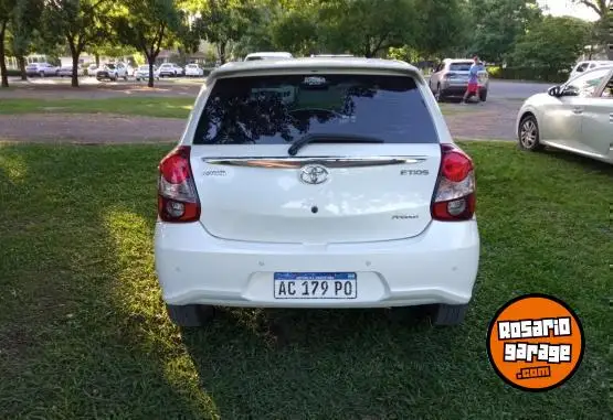 Toyota Etios Platinum 1.5 2018 - foto 1