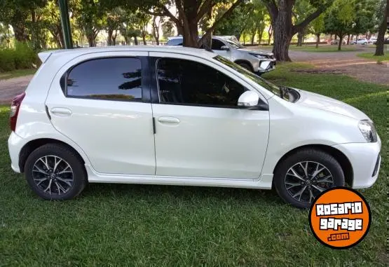 Toyota Etios Platinum 1.5  2018 - foto 2