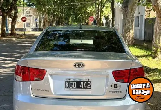 Kia Cerato  2011 - foto 1