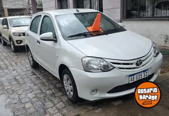 Toyota Etios  2018 - foto 3