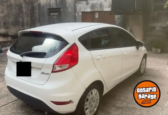 Ford Fiesta Kinetic Design S  2015 - foto 2