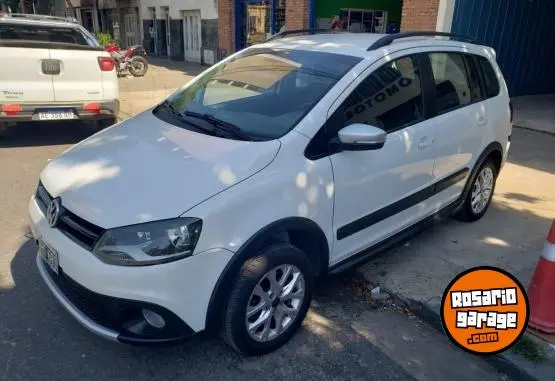 Volkswagen Suran Cross Highline 2014 - foto 1