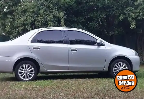 Toyota Etios  2015 - foto 2