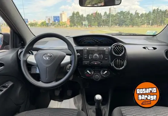 Toyota Etios  2014 - foto 4