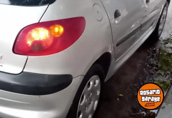 Peugeot 206  2010 - foto 1