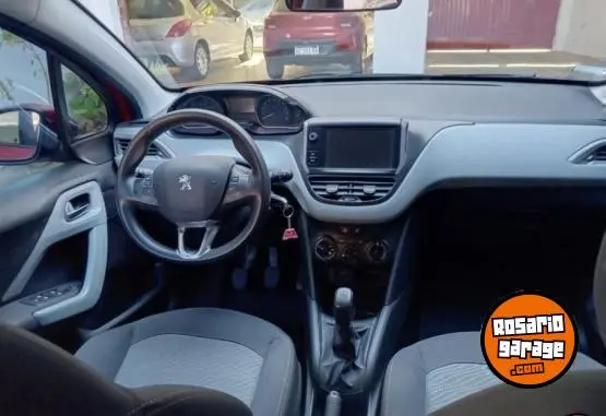 Peugeot 208 Allure Touchscreen  2014 - foto 1